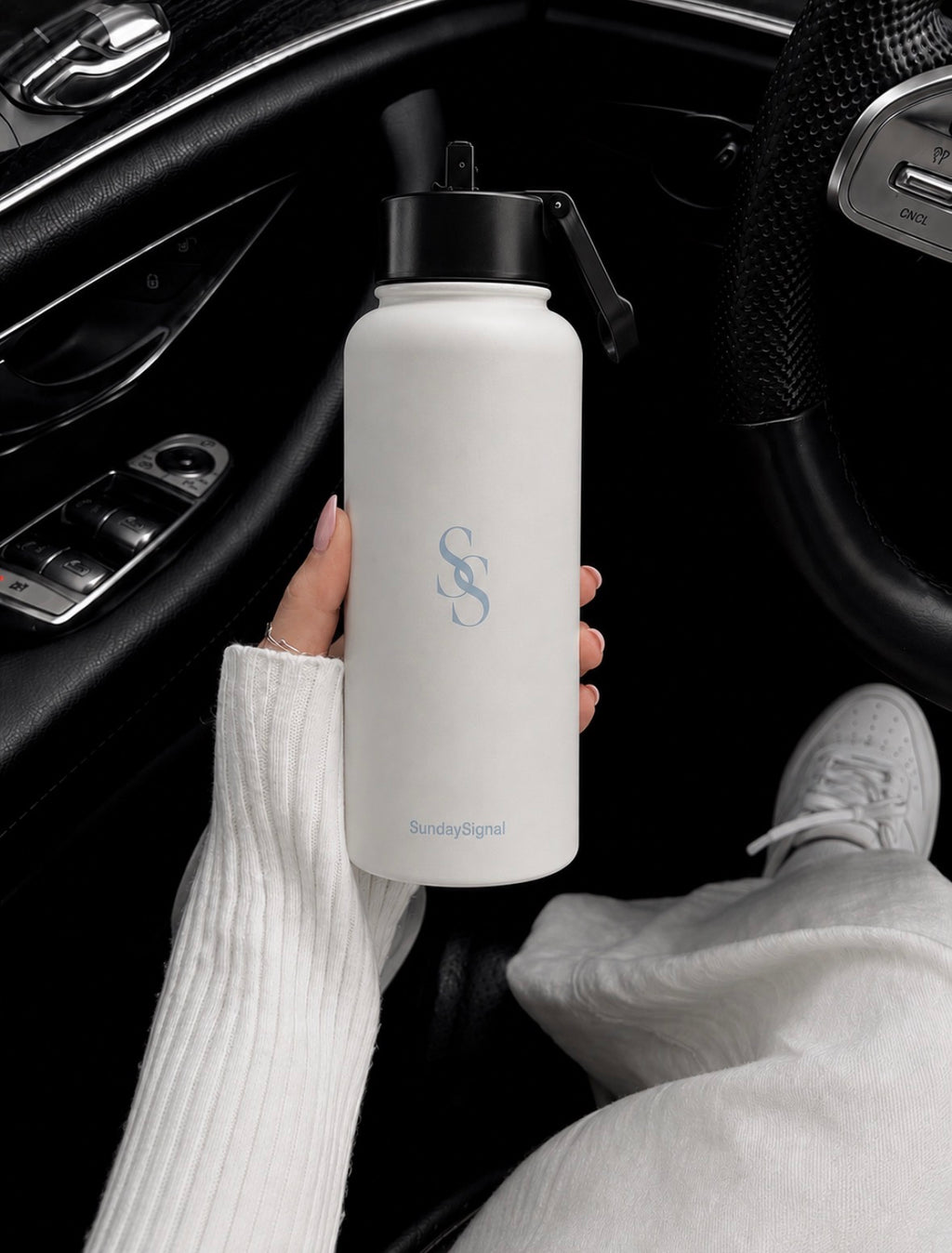 Sunday Signal Insulated Water Bottle – 32 oz