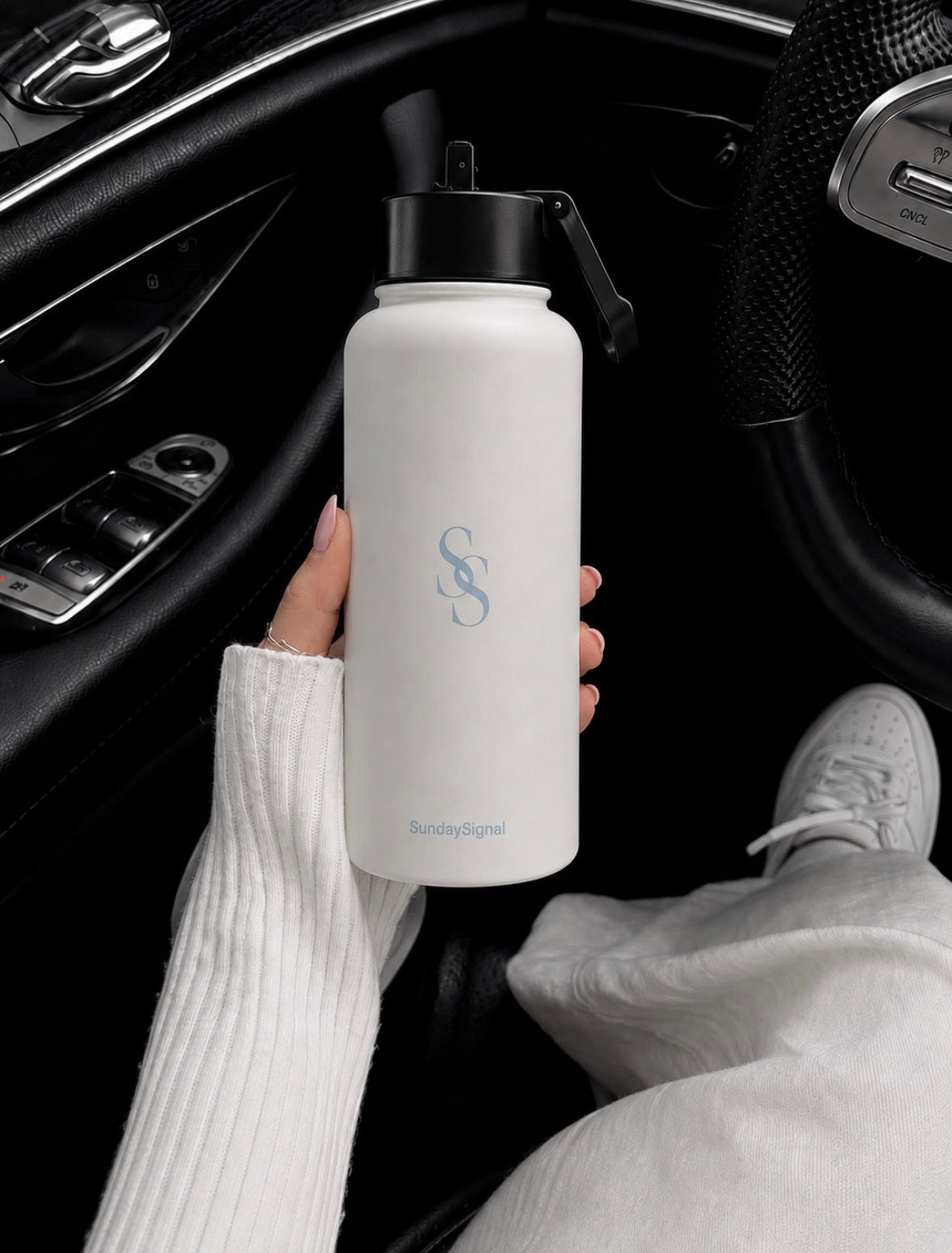 Sunday Signal Insulated Water Bottle – 32 oz
